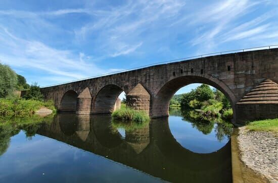 Die Brücke der Einheit in...