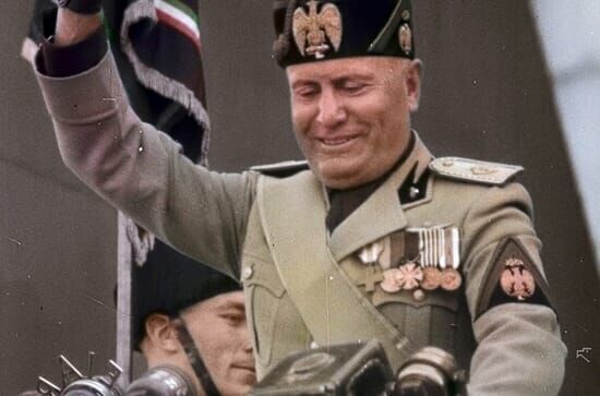 Mussolini, le premier...