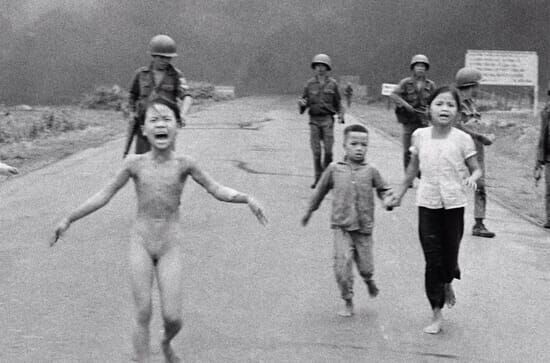 Napalm girl – L'histoire...