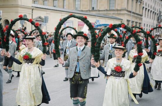 Oktoberfest Trachten- und...