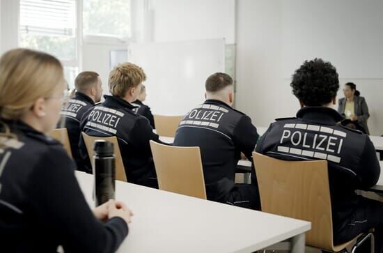 Die Polizei und der...