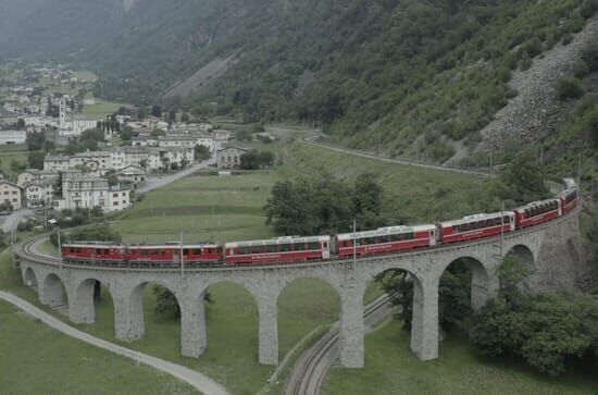 Traumhafte Bahnstrecken der Schweiz II: Im 
