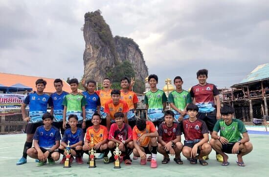 Koh Panyee: Thailands fußballverrückte Insel