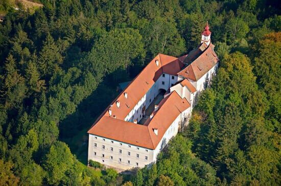 Burgen und Schlösser in Österreich – Die Oststeiermark