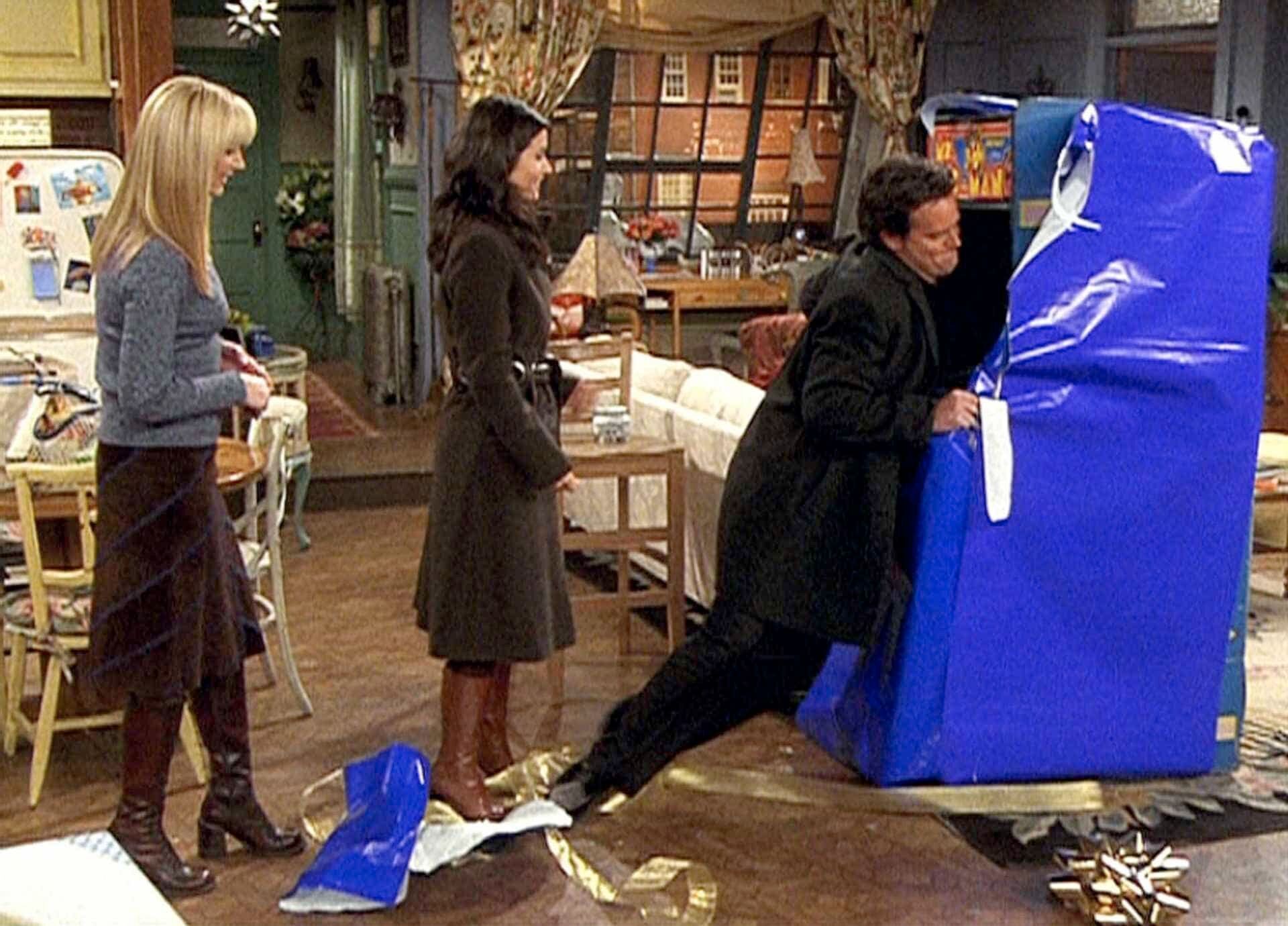 Friends - The One Where Joey Dates Rachel