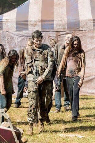 The Walking Dead: Invazia zombi Sezonul 7 Episodul 12
